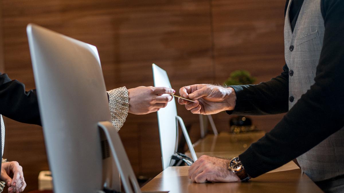 Investigadores españoles analizan cómo afectan las reseñas sin texto a las puntuaciones de los hoteles y arrojan resultados sorprendentes