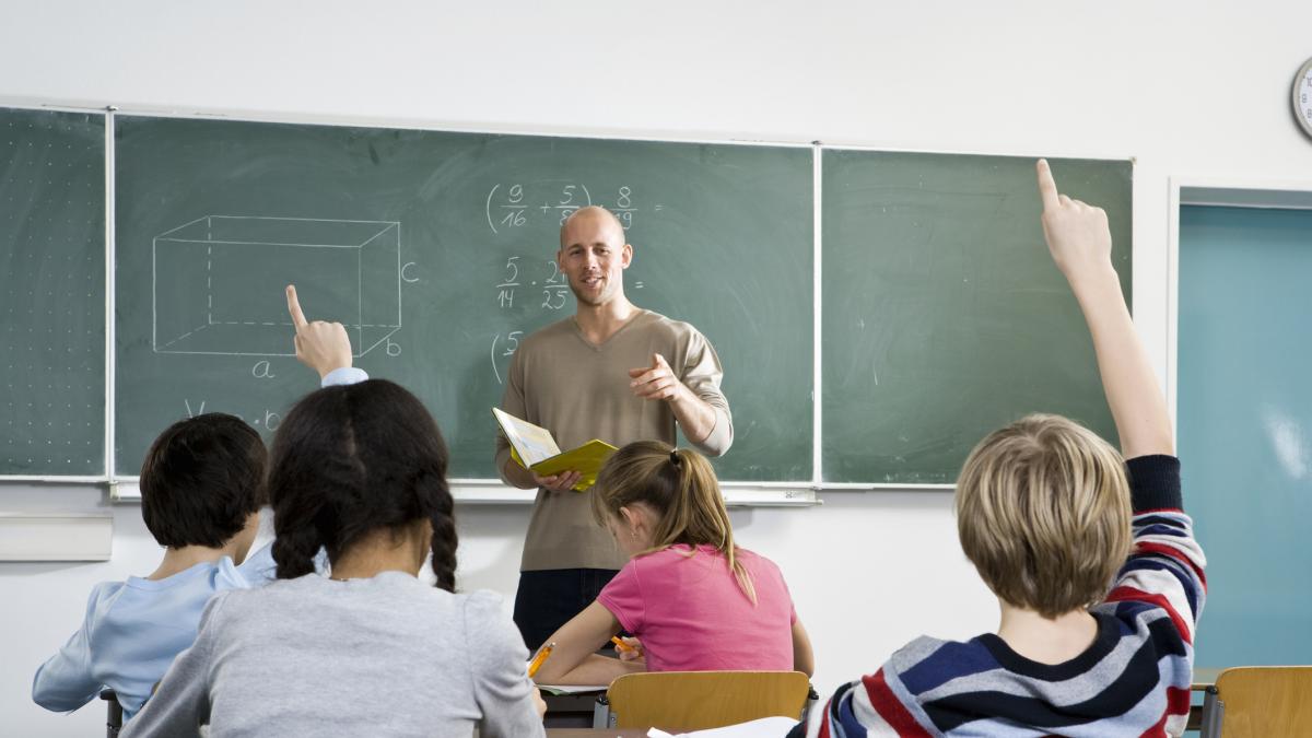 El debate sobre los  TeachTokers  o profesores influencers: ¿son positivos o no para la educación?