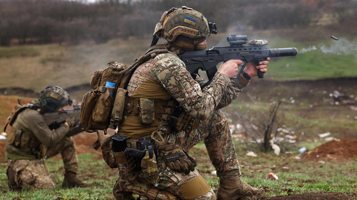 Der Ukrainekrieg Russland lebt weiter, die letzten Minuten der Schlacht von Bachmut und das Treffen der Ramstein-Gruppe