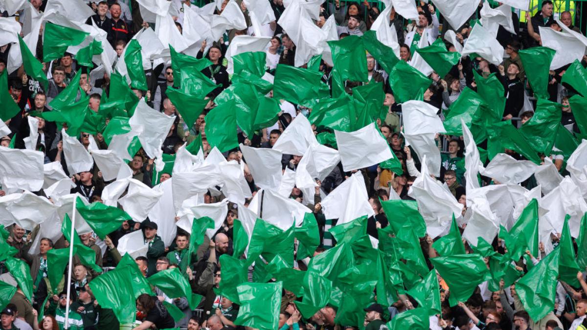 El mensaje a Carlos III en un partido de f&uacute;tbol que es para verlo