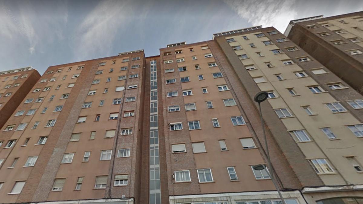 Un menor, grave después de precipitarse desde un décimo piso en Burgos