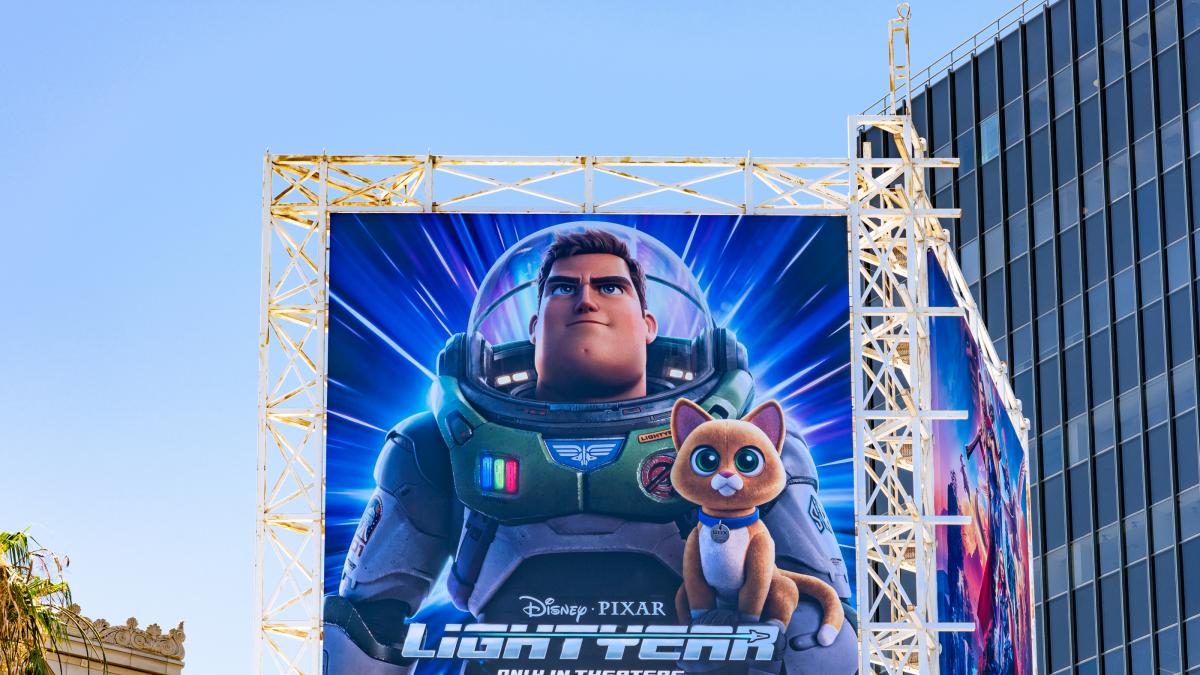 Una alcaldesa del PP censura la película de Buzz Light Year por un beso