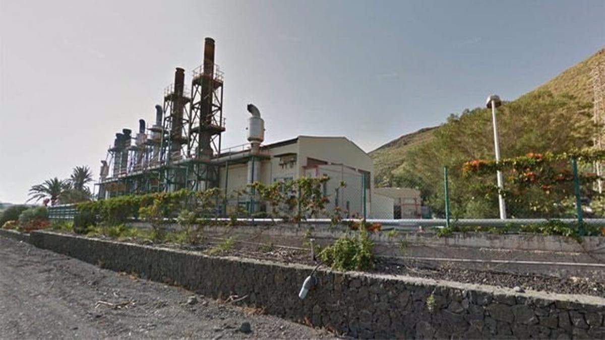 La Gomera se queda sin suministro eléctrico por un incendio en la central  de El Palmar