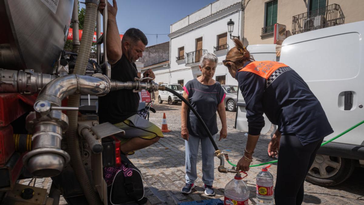 Prohibido lavar los coches desde mañana por la sequía