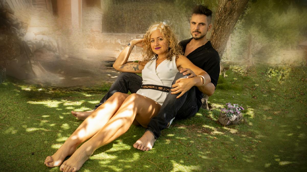 Ellos dicen no a la monogamia: Sergio y Olga, la pareja liberal más  conocida de redes sociales