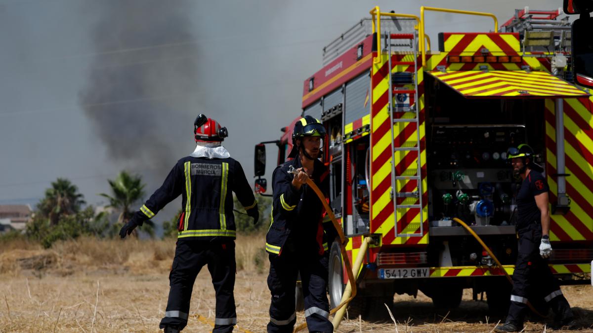 Una decena de heridos por una explosión en un bar de Lo Pagán (Murcia)