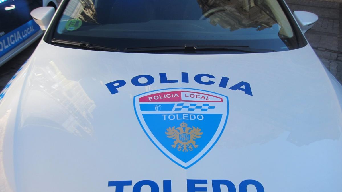 La Policía de Toledo investiga el uso del altavoz de un coche patrulla en  un acto antiabortista