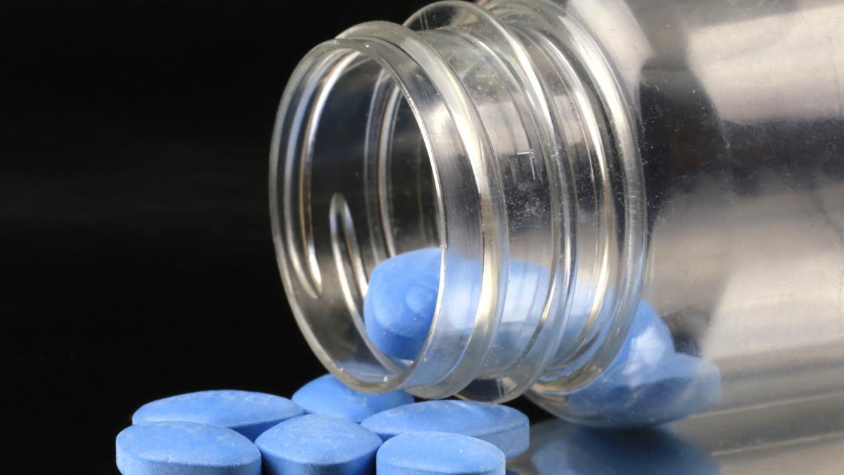 un-bote-de-pildoras-de-viagra.jpeg