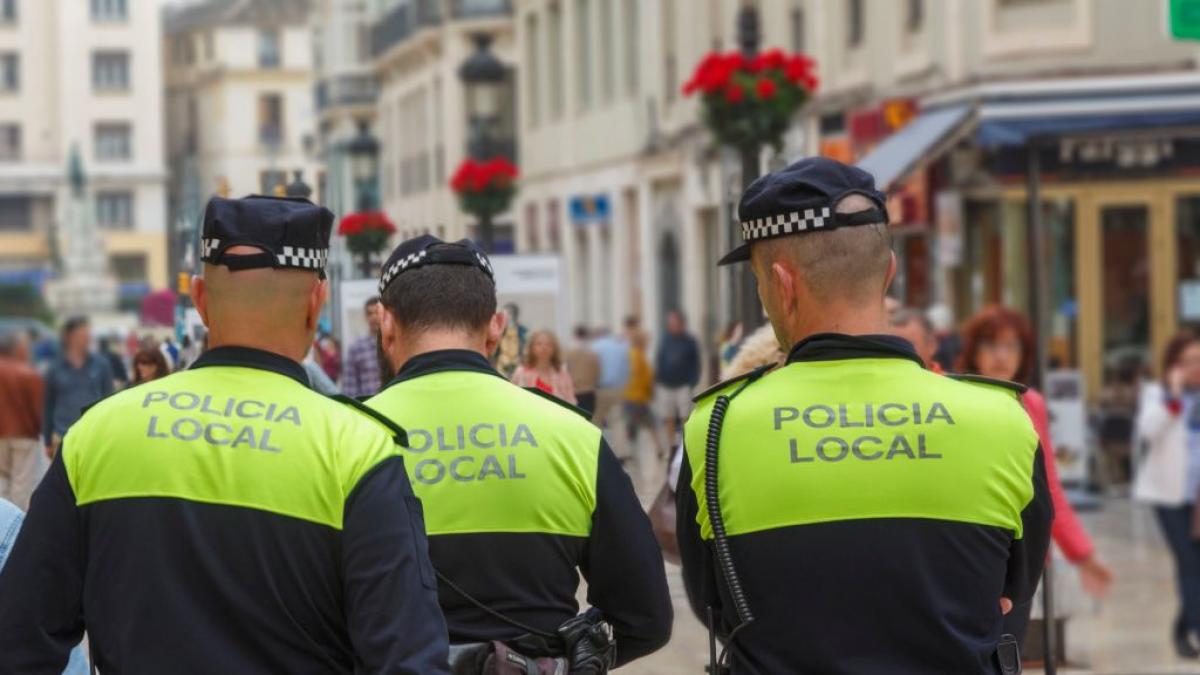 Un Hombre Detenido Tras Apuñalar A Su Mujer Y Su Hija En Málaga: Ambas ...