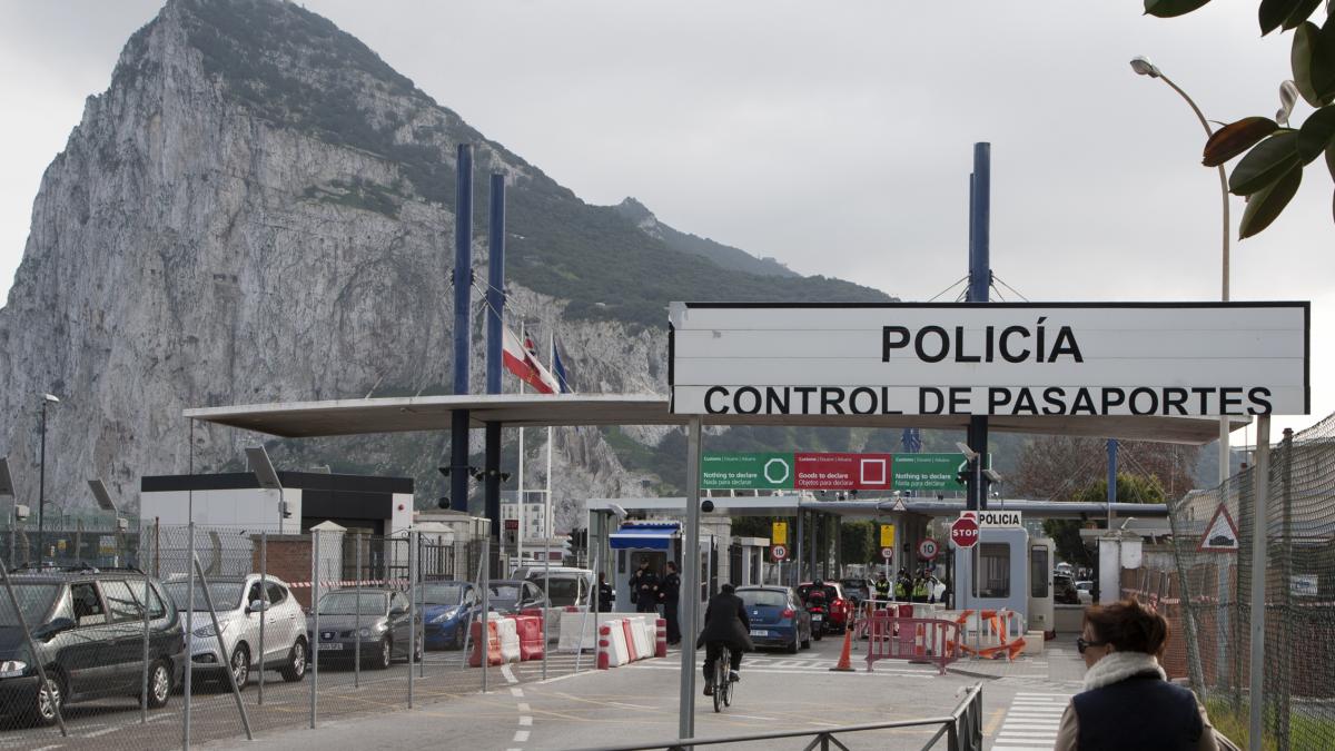 Spanish authorities are tough on the border with Gibraltar