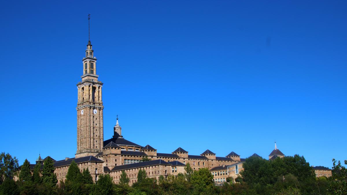 El edificio más grande de España está a las afueras de Gijón