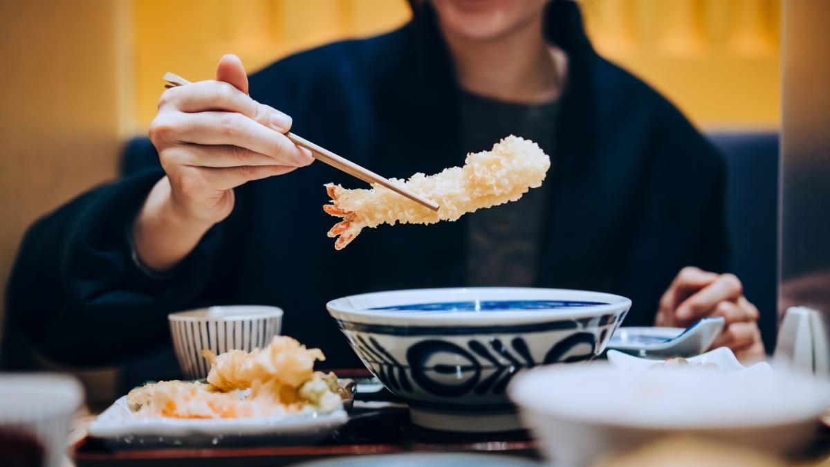 Cómo comer con palillos chinos - Restaurante Chino