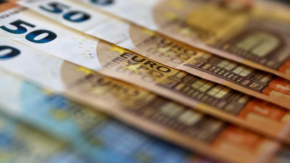 El BCE pone en circulación el nuevo billete de cinco euros a partir de  mañana, Economía