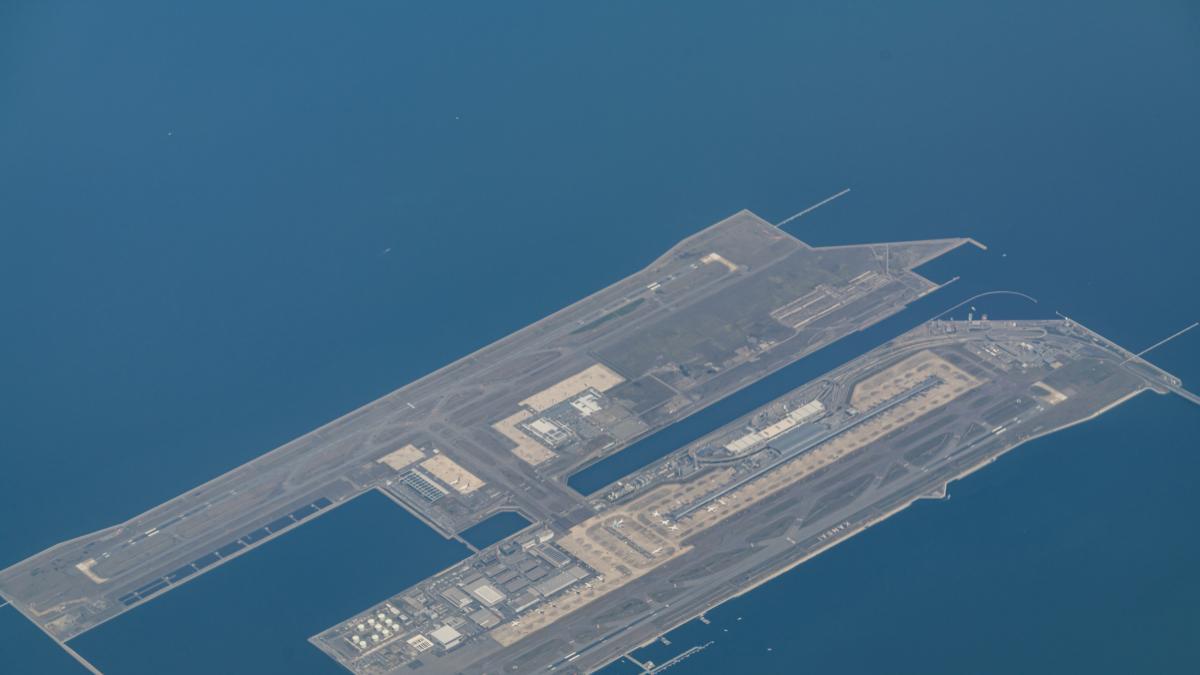 Se hunde rÃ¡pidamente el Ãºnico aeropuerto construido sobre dos islas artificiales