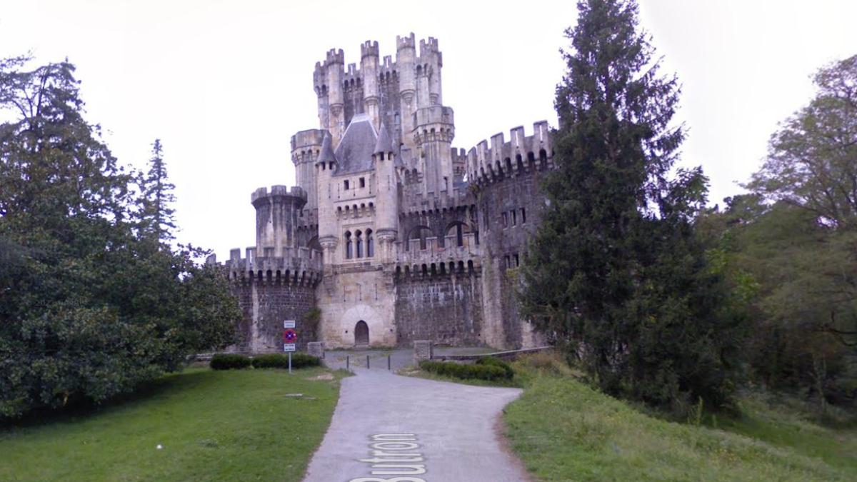 Este bosque centenario desconocido del País Vasco oculta un  castillo-fortaleza impresionante