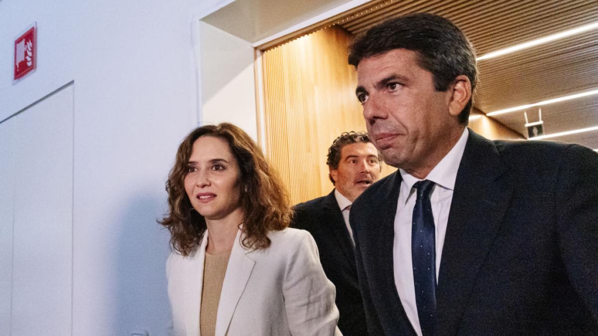La opa del BBVA sobre Banco Sabadell abre una brecha en el PP