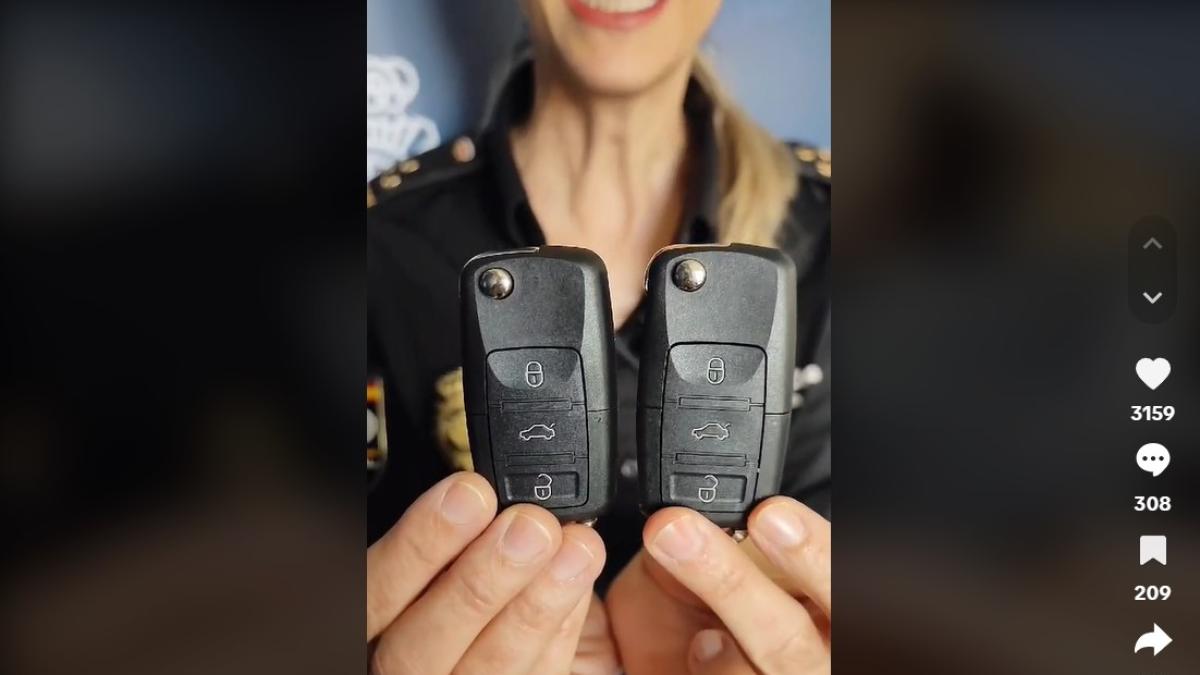 Parecen iguales, pero no lo son: el ingenioso truco de las llaves de coche para ocultar drogas del que advierte la Policía Nacional