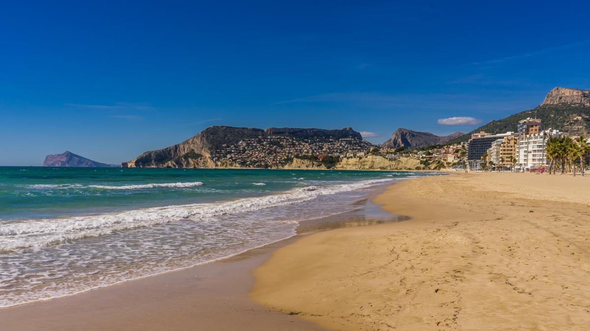 Una señora ve por primera vez el mar y la frase que suelta es una  MA-RA-VI-LLA