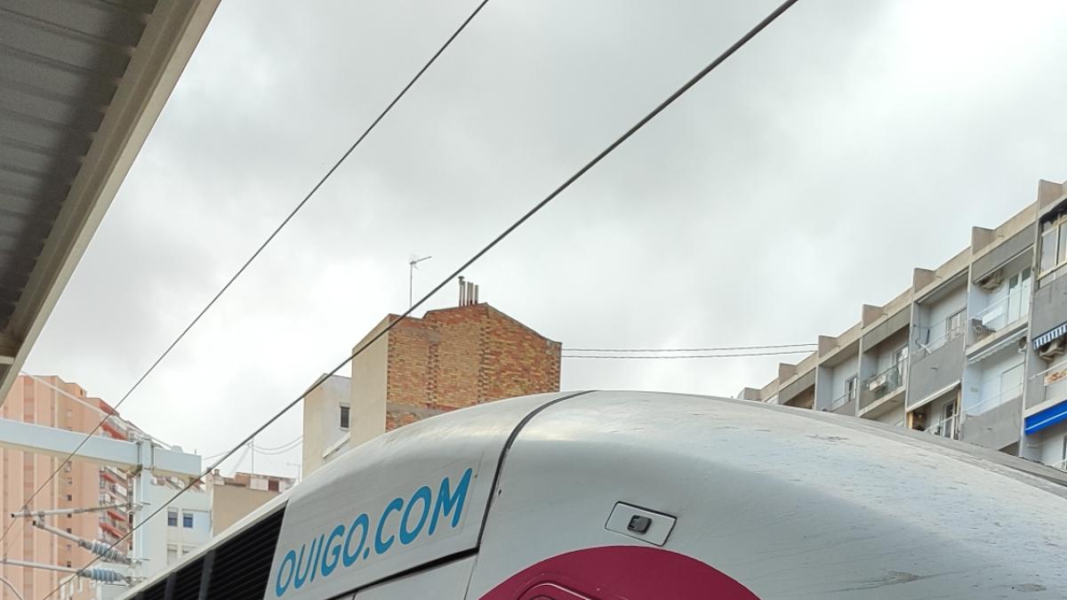 Ouigo sufre un imprevisto y frena sus trenes de alta velocidad en Andalucía