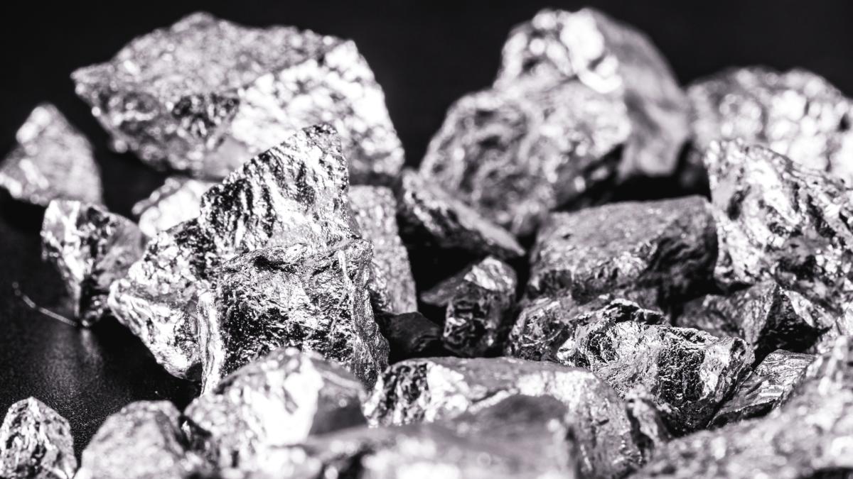 Un nuevo mineral desbanca al oro en valor y este país tiene la mayor reserva