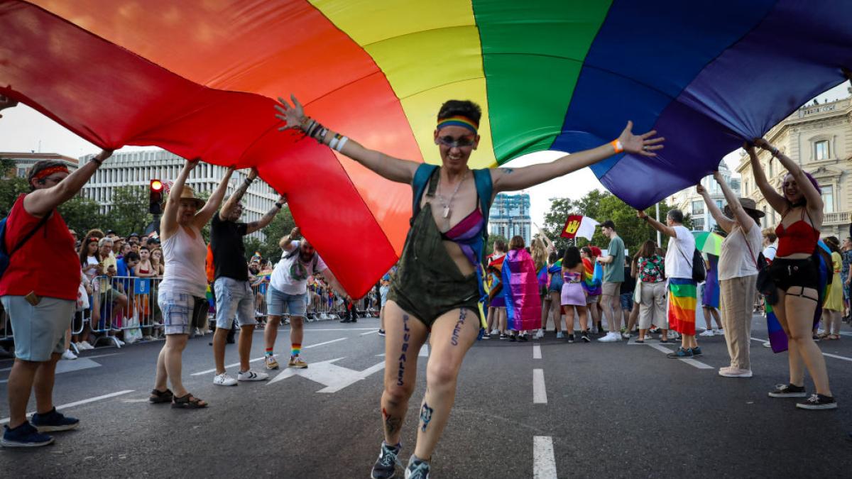 Programa Orgullo LGTBIQ+ Madrid 2024: fechas y horarios de los desfiles ...