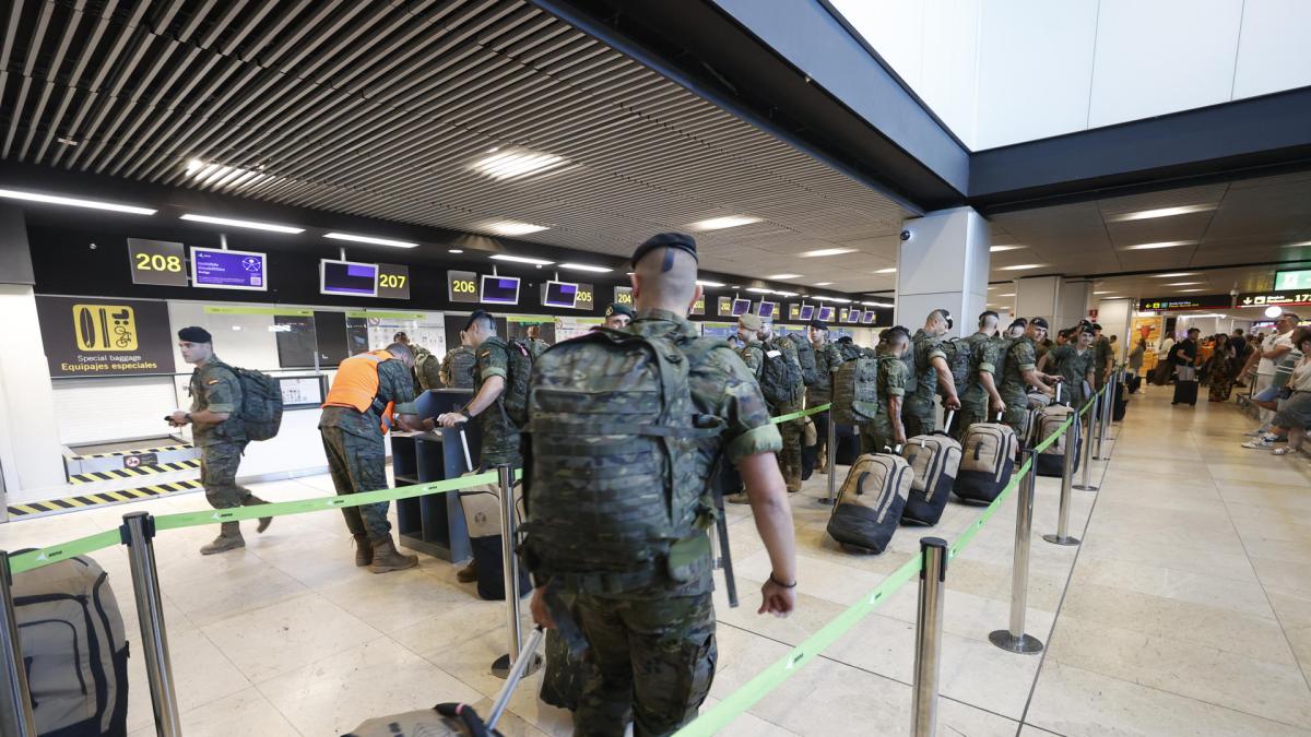 Los paracaidistas españoles toman los mandos de la mayor operación de ...