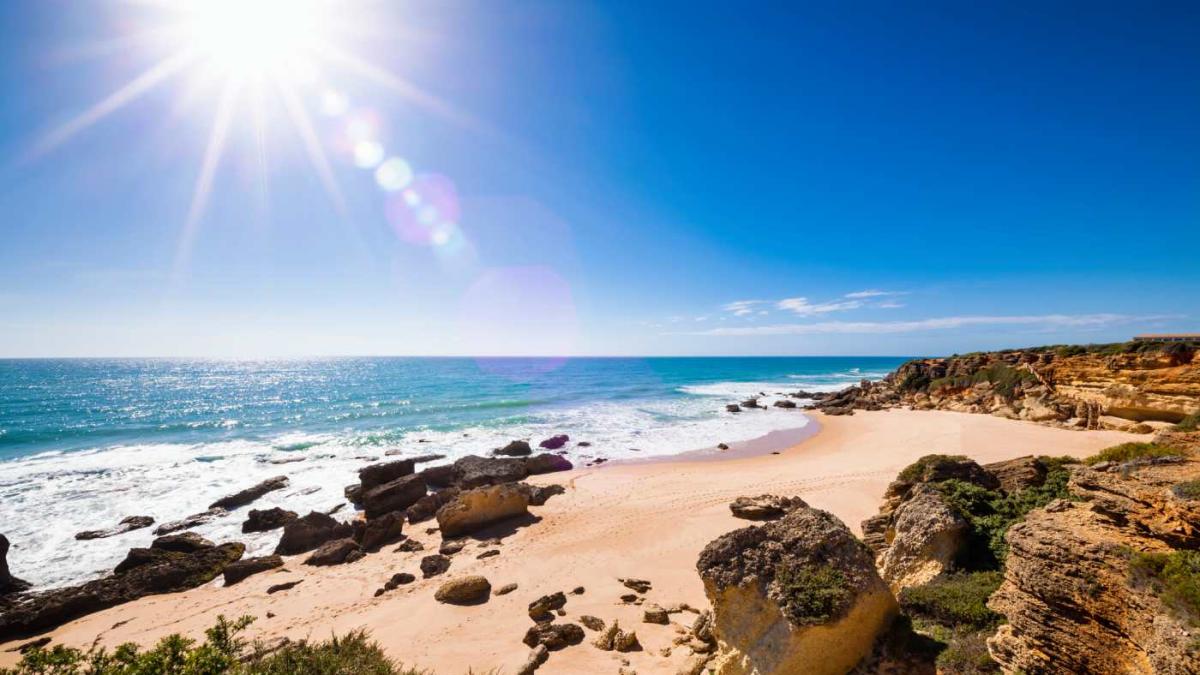 Seria advertencia por la inminente desaparición de 10 conocidas playas de Andalucia