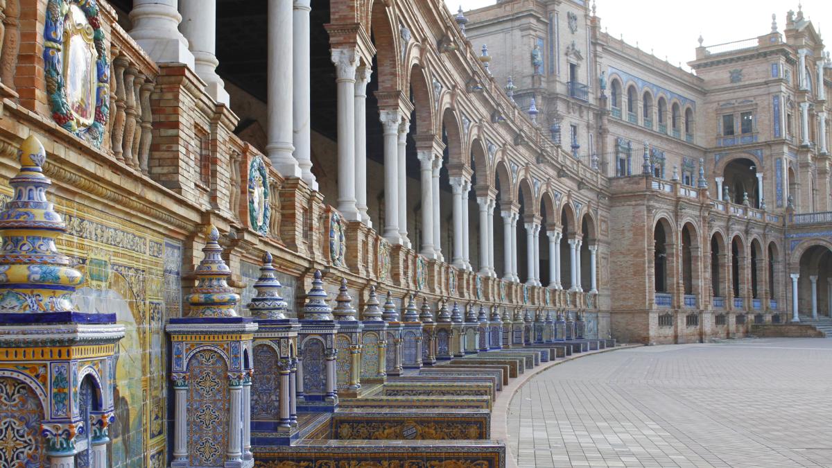 Estas son las provincias que faltan en los azulejos de la Plaza de España de Sevilla