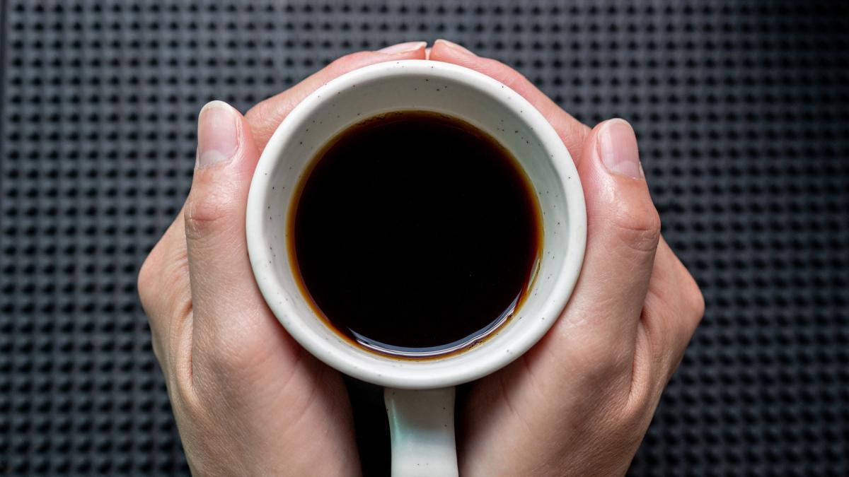 A nutritionist’s answer to the question is it healthy to drink unsweetened coffee every day?