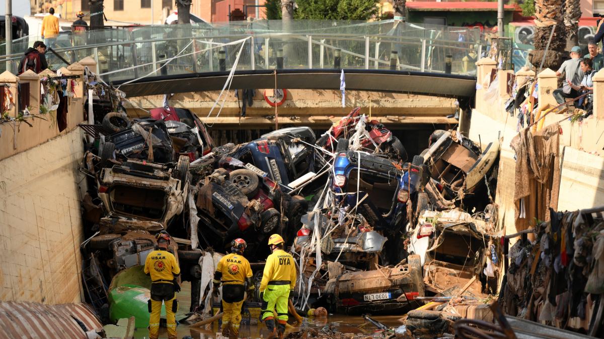 Ascienden a 221 los fallecidos por la DANA en Valencia y bajan a 7 los desaparecidos