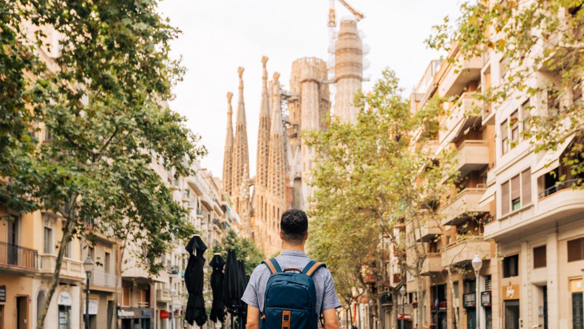 Atracan a un singapurense en Barcelona y da una lección a todos los que se rinden si les roban