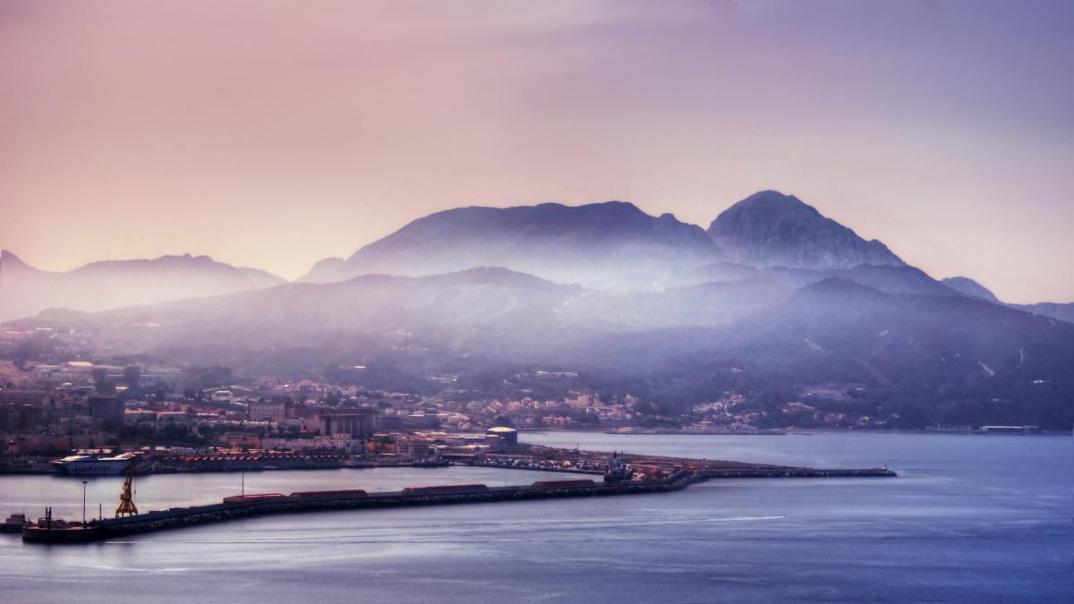 España y Marruecos, a un paso de acordar la apertura de las aduanas de Ceuta y Melilla