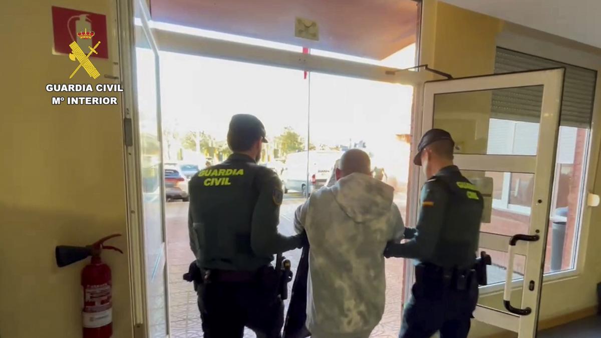 Detenida una mujer de 87 años con movilidad reducida por vender droga por la ventana