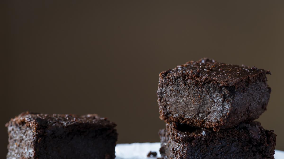 El vecindario despertó en Navidad con las casas untadas de brownie: el misterio vuelve en 2025 y sube de nivel