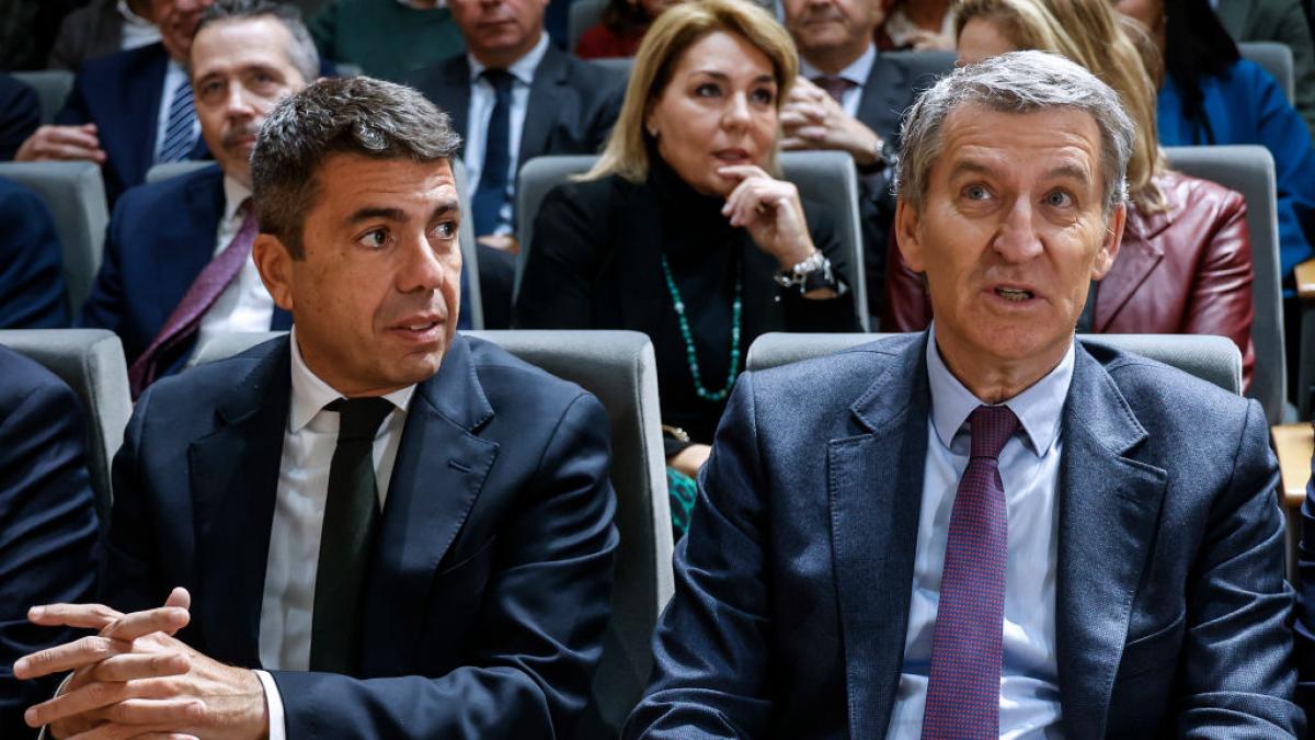 Feijóo estudia arrebatar a Mazón el congreso del PP europeo, aunque intenta culpar a Armengol