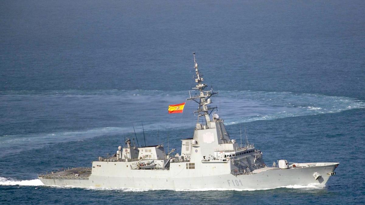 Un submarino ruso emerge en el Mediterráneo y la fragata española que protege a la OTAN activa la persecución