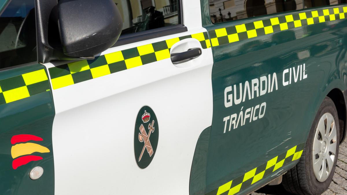 Mueren 4 jóvenes al despeñarse el coche en el que viajaban por una ladera en Cantabria