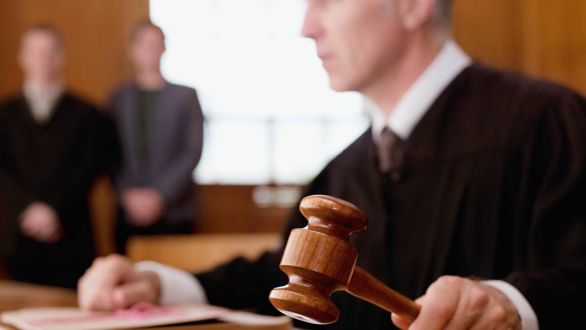 Un tribunal frena el despido de un camarero de Ibiza por haber falsificado una propina de 200 euros