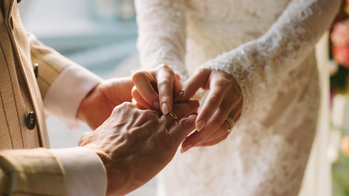 Una española muestra lo que come en una boda en EEUU: la comparación con España duele
