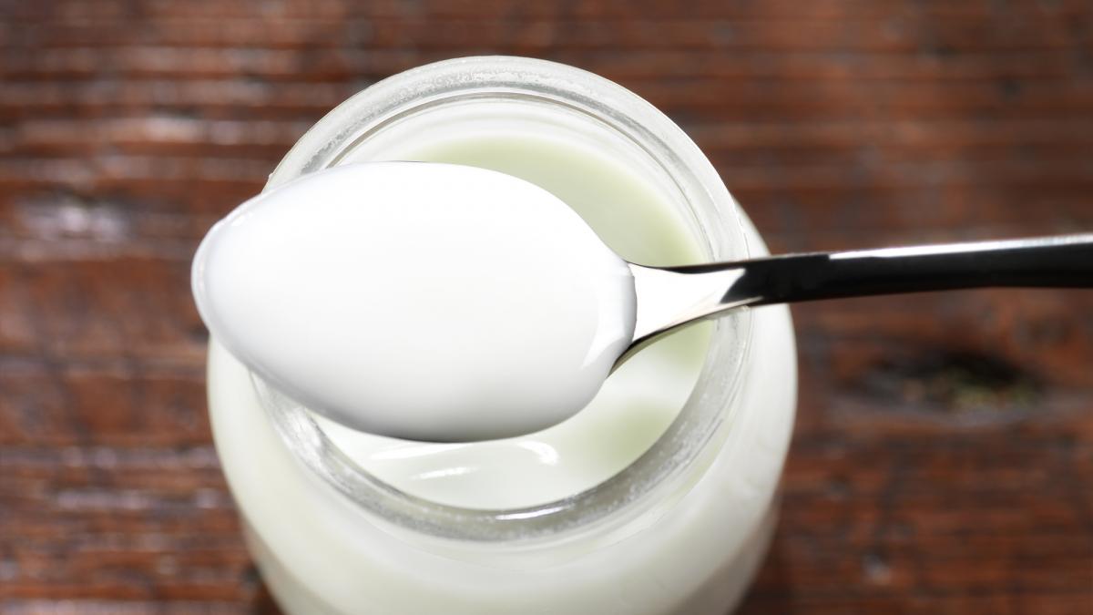 Un profesor universitario pide echar yogur griego en las ventanas contra la ola de calor