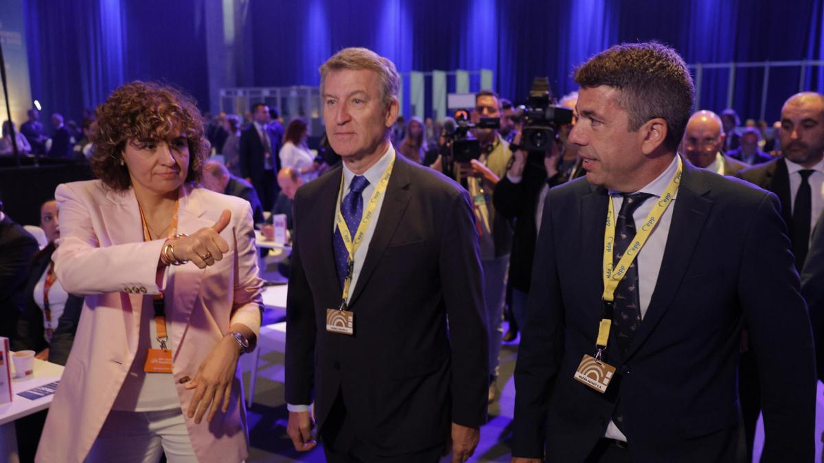 Feijóo pasa el trago y se hace la foto con Mazón en el congreso del PP europeo