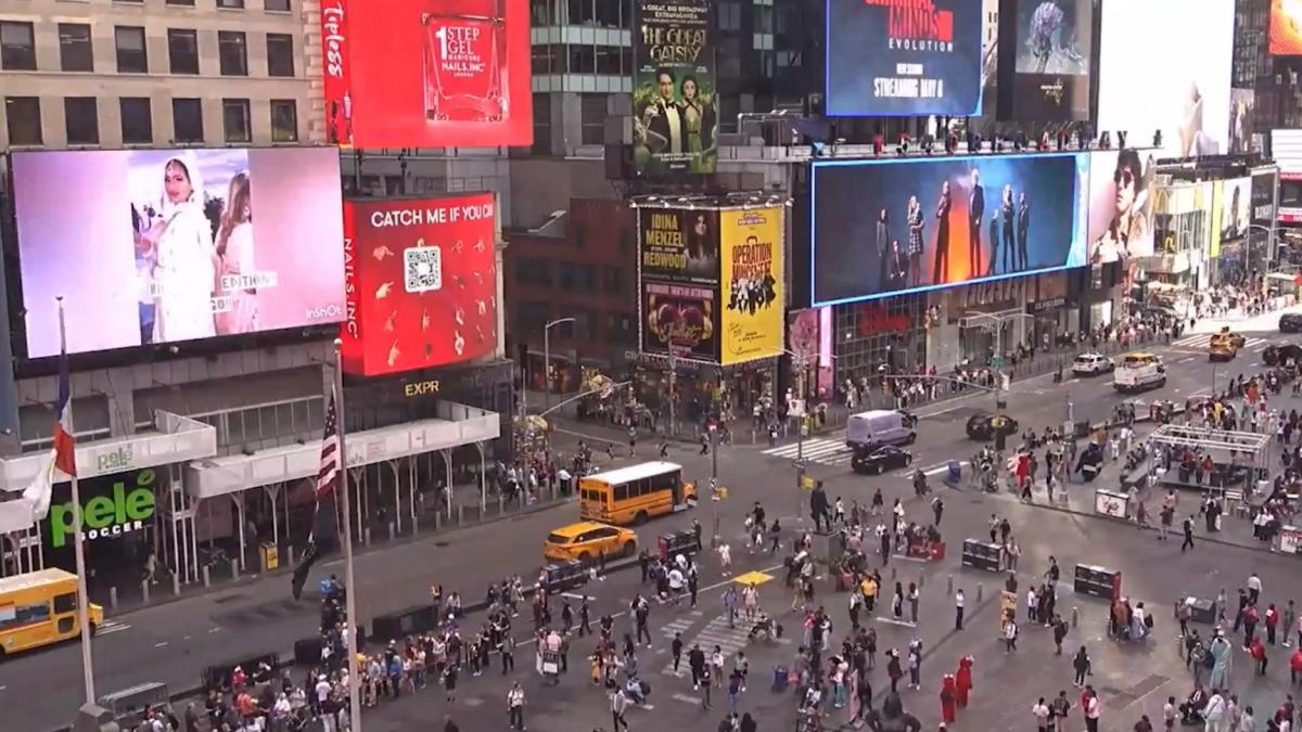 La imagen de Carlos Mazón que aparece en pleno Times Square es cristalino:  Se lo hemos dejado claro 