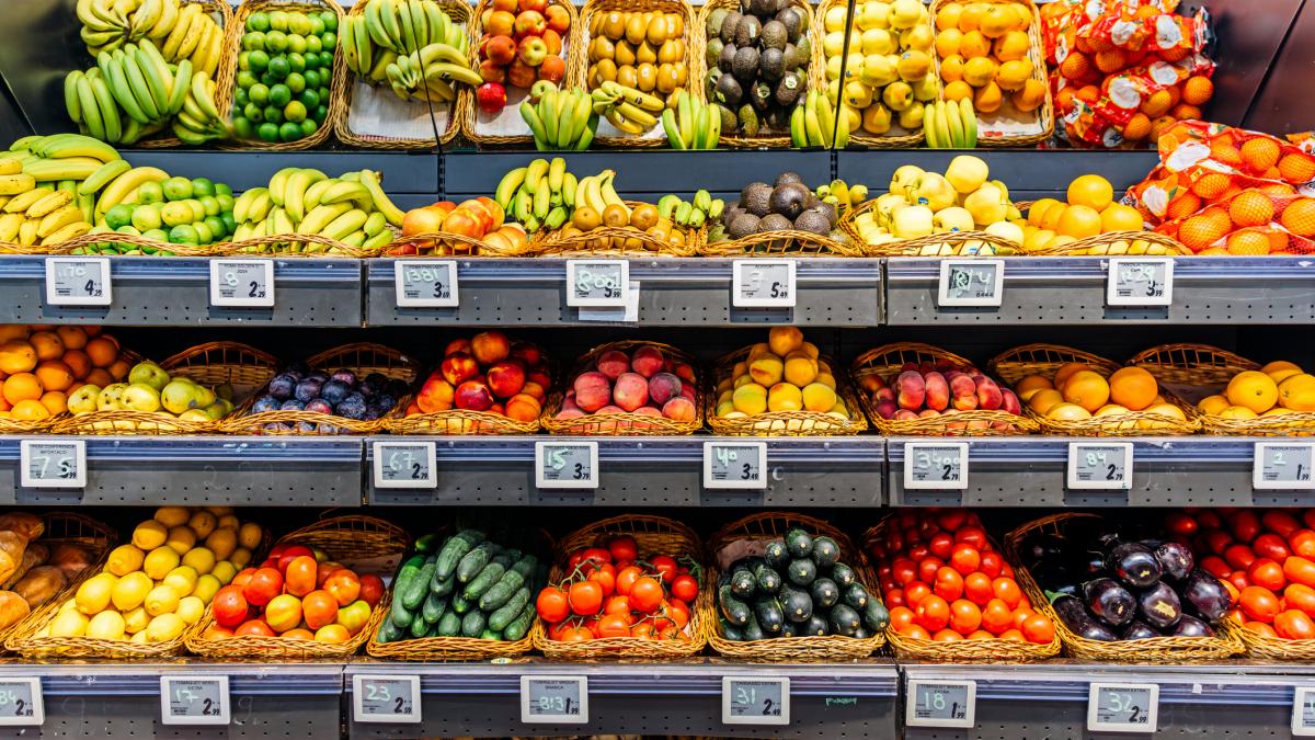 Es supersaludable y llena las mesas de los españoles en verano, pero no debes comer más de 30 gramos al día de esta fruta