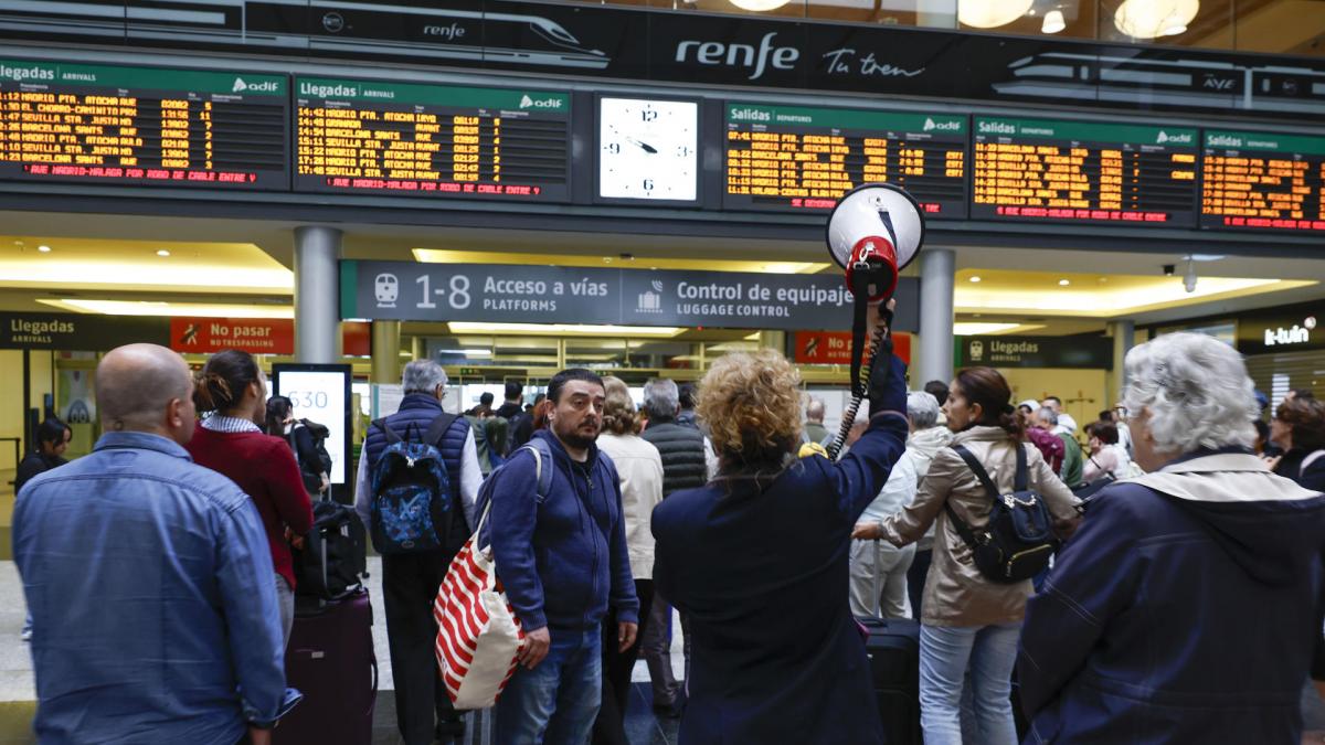 Nuevo caos ferroviario: retrasos importantes en trenes con destino u origen Andalucía por una incidencia en La Sagra