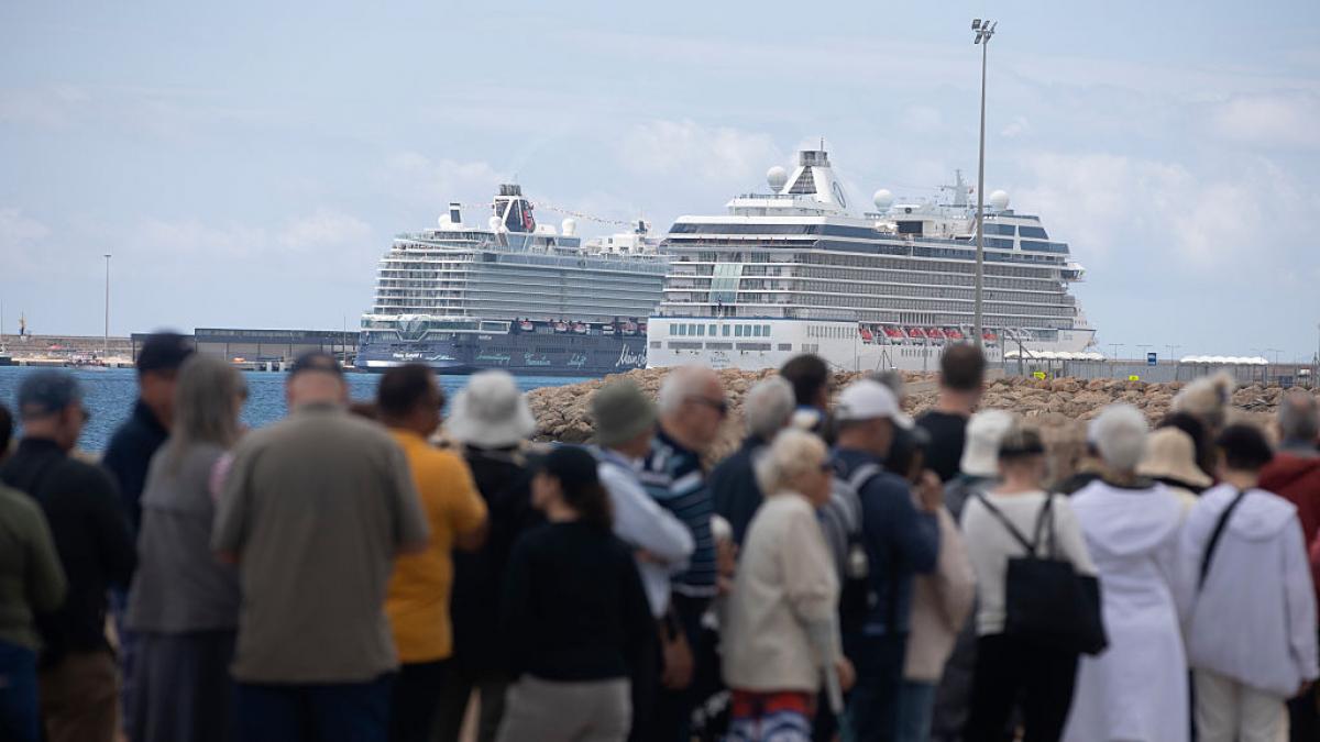 Crece la presión por la llegada masiva de cruceros al popular destino español y ya hablan de convertirlo en Venecia