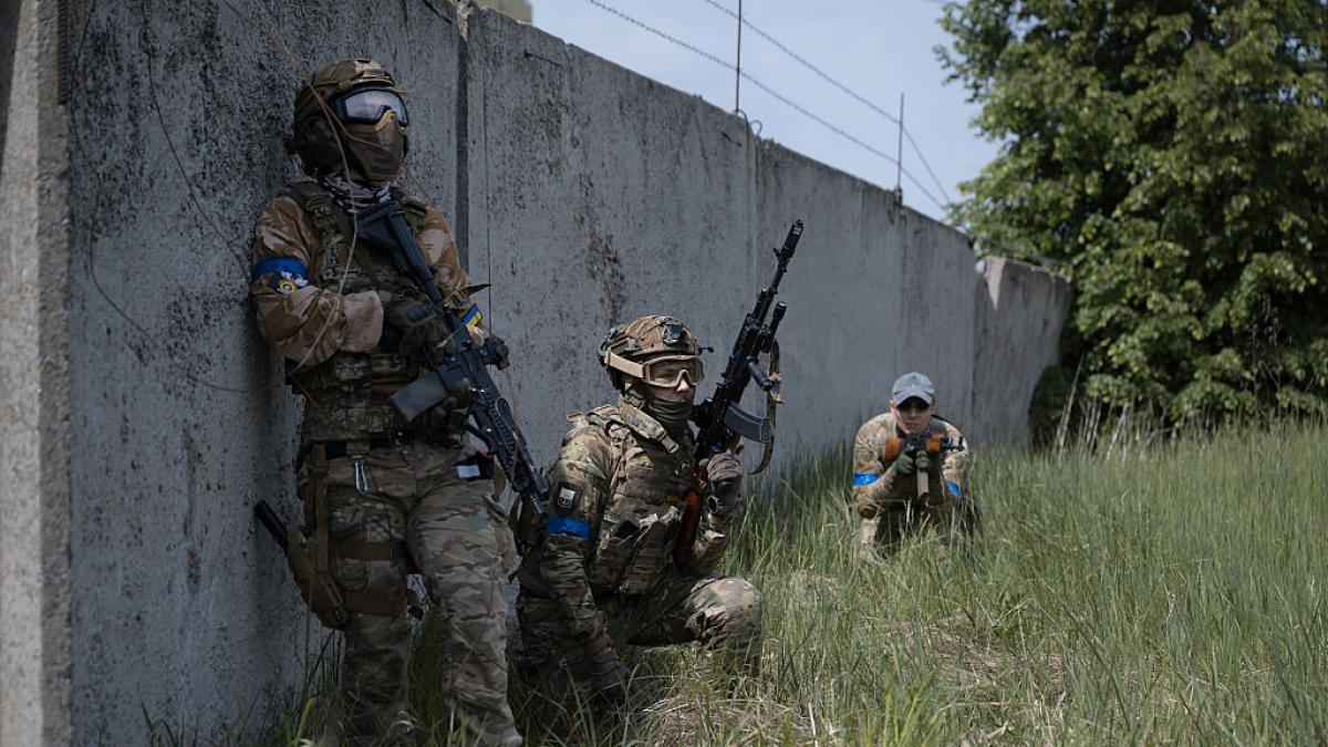 Guerra en Ucrania hoy en directo: el vecino de Rusia toma una decisión en Defensa para aplacar la amenaza de Putin en su frontera