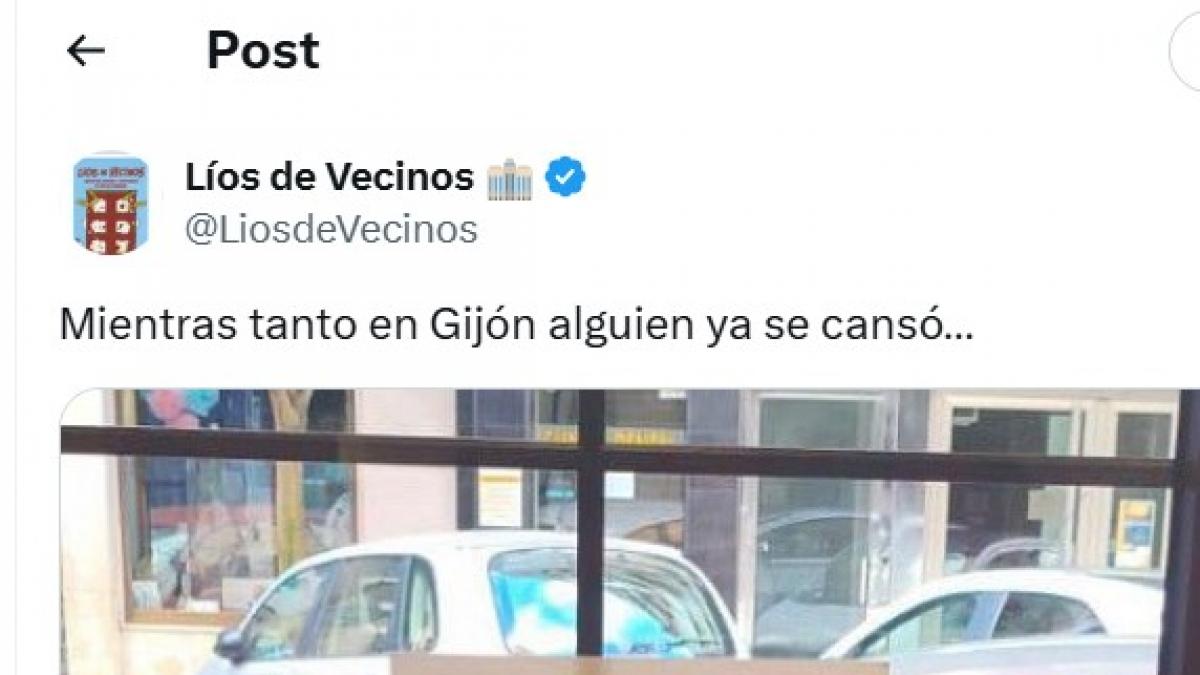 El cartel que un bar de Gijón ha puesto en su puerta destila tanto hartazgo que a muchos les enamora