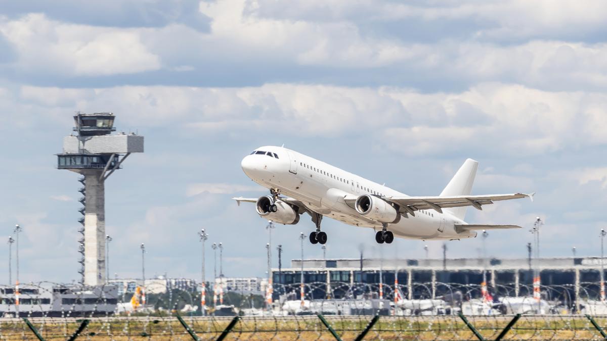 Alertan del descuento ilegal entre turistas: británicos pueden estar beneficiándose del 75% de ayuda para volar
