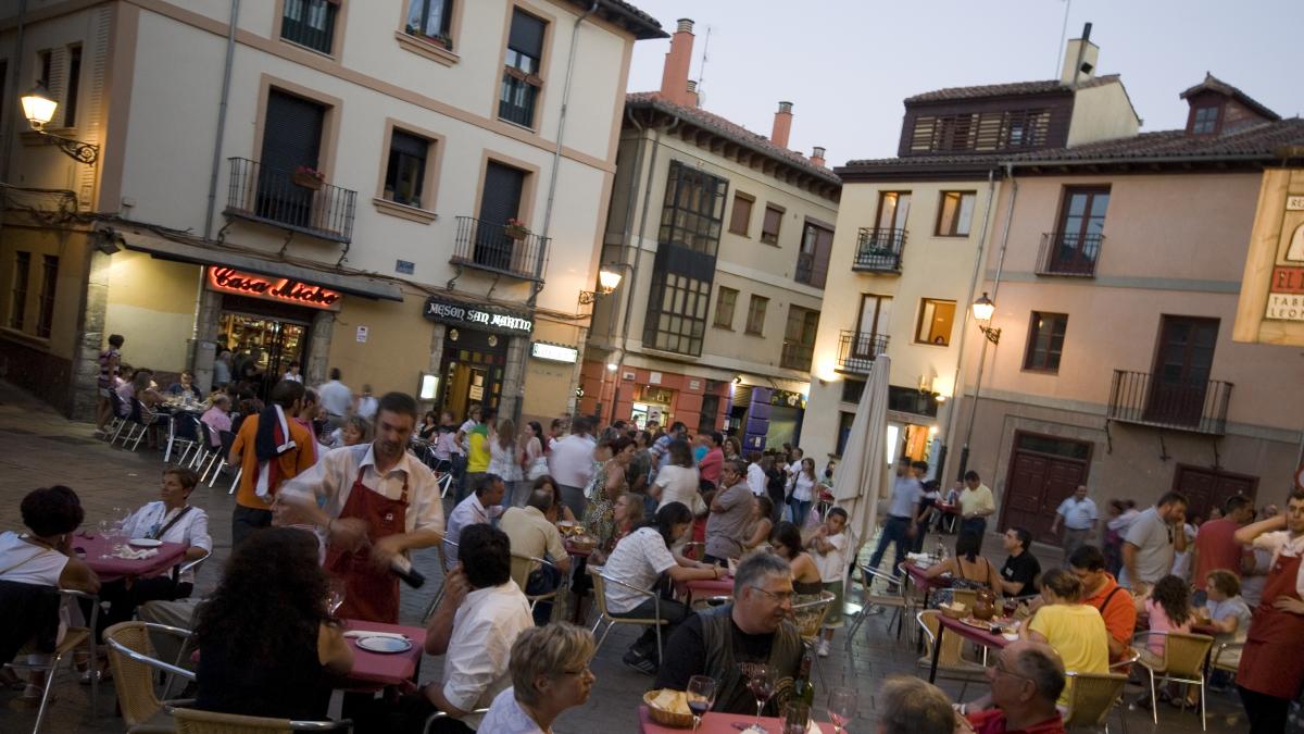 El dueño de un bar dice que &quot;no existe la hostelería de antes&quot; y la respuesta que le dan es tremenda: &quot;Es una pena que la Constitución no recoja el derecho a tener esclavos&quot;