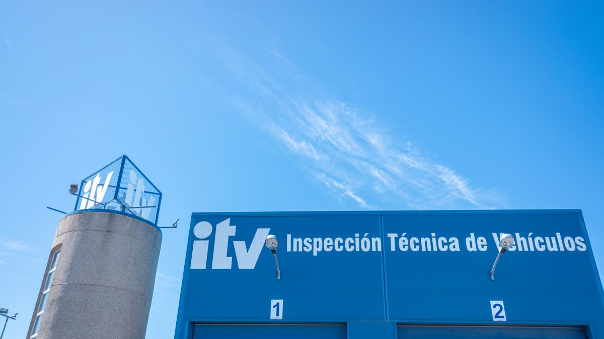Un camión de EEUU súper equipado acude a pasar la ITV a Murcia y la indignación de los españoles es máxima:  Luego a nosotros nos multan por llevar dos luces 
